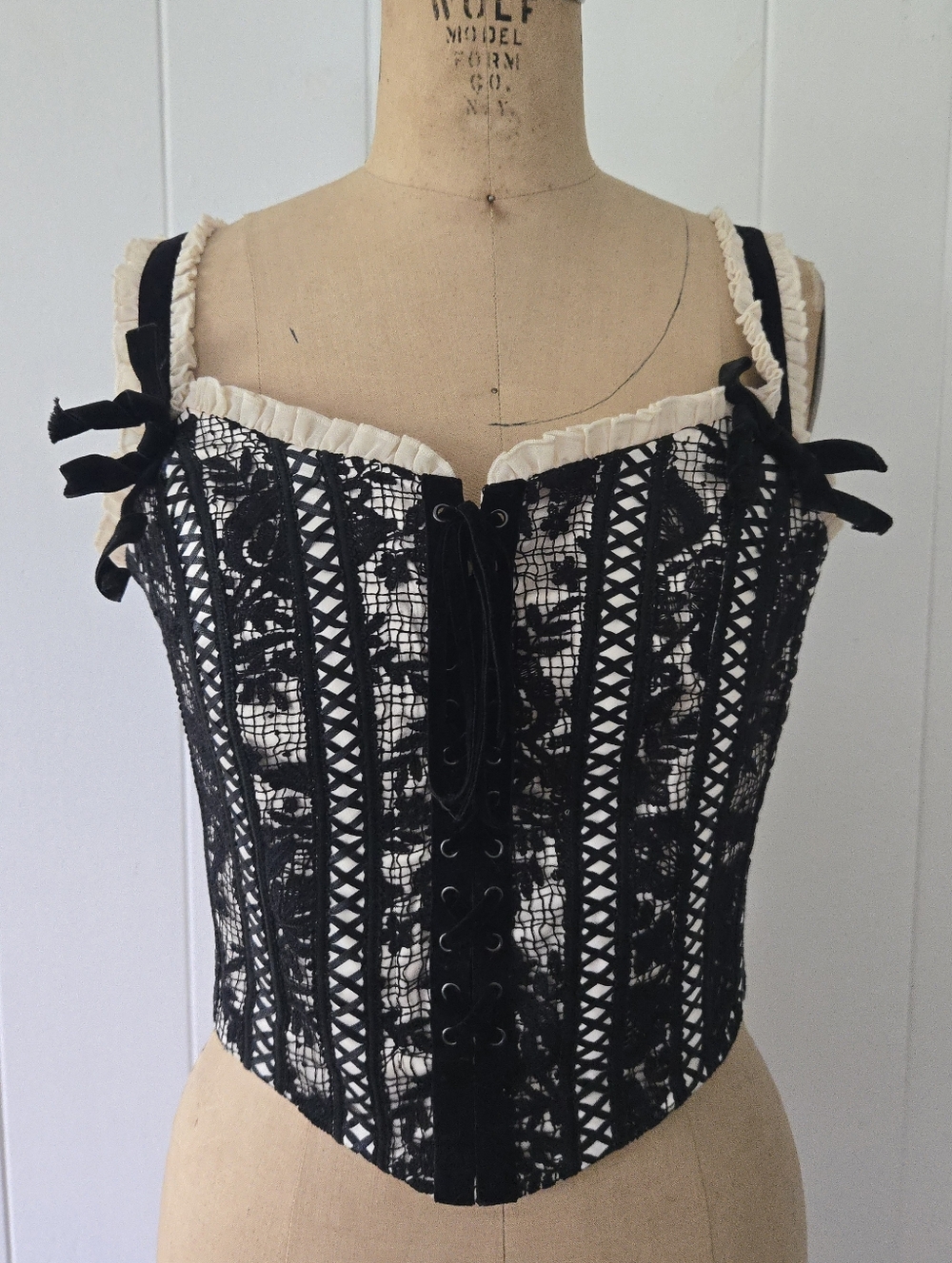 La Femme En Noir Sleepy Hollow Van Tassel Bustier